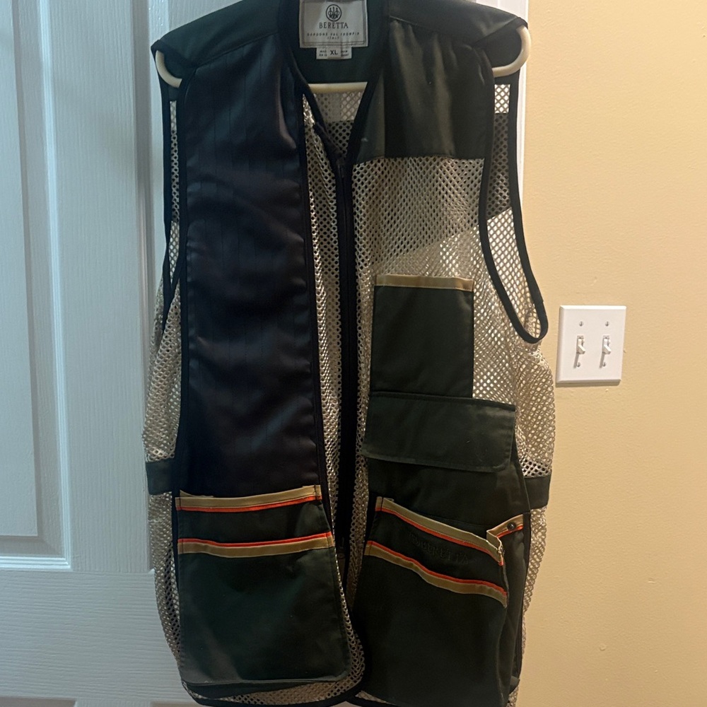 Beretta Men's Shooting Vest in Black and Khaki
